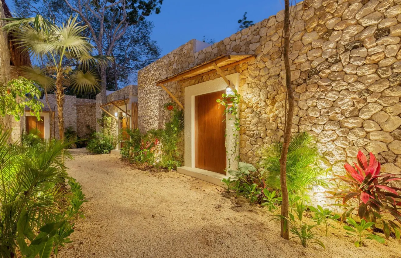 HOTEL ZEDNA 12 BUNGALOWS